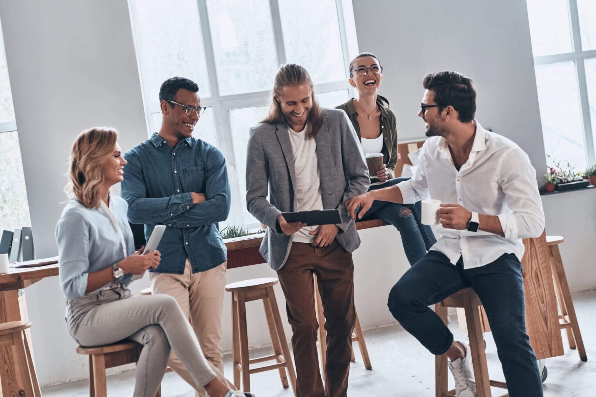 Liity innovatiiviseen rakennusalan kumppanuuteen, jossa ainutlaatuiset projektit ja inspiroiva työympäristö edistävät huippuosaamista ja luovuutta, rakentaen samalla menestyksekkäitä urapolkuja.